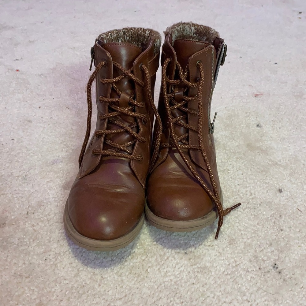 Girls brown boots used